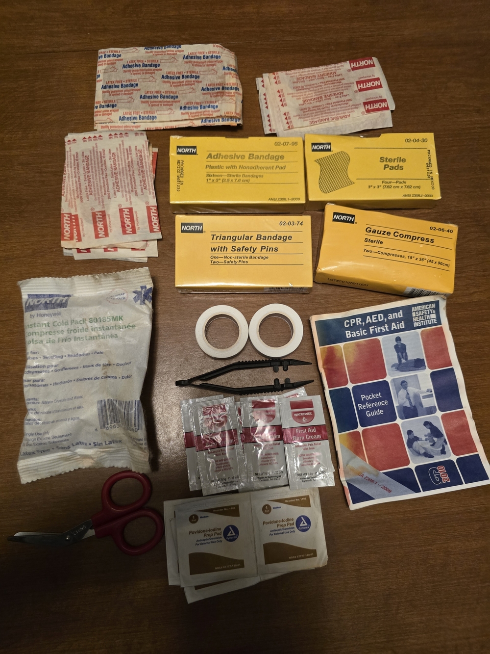 NORTH Red First Aid Kit - Picture 2 of 2